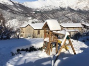 castello-gioco-giardino-neve 